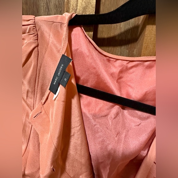 Authentic Marc Jacobs Pink and Black Blouse Button & Bow Back Size 0 - Picture 5 of 9